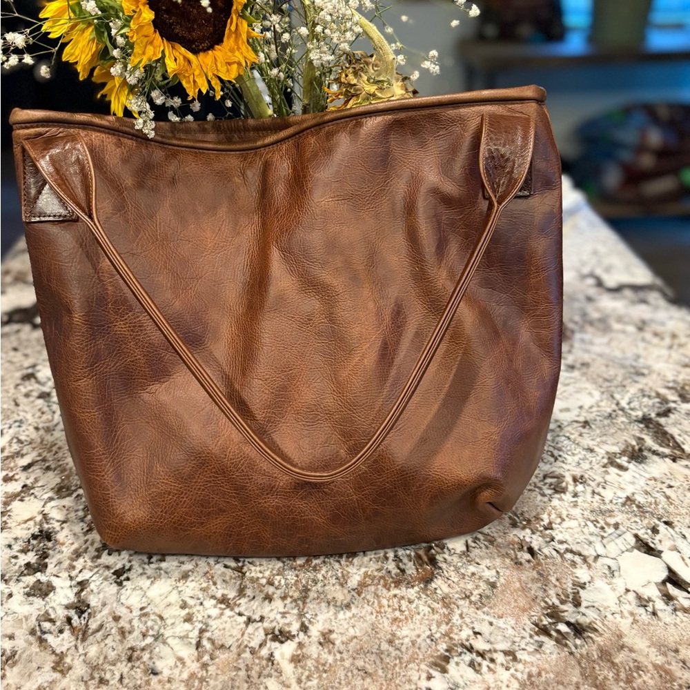 Large rough & tumble Tyler in Fuentes with gorgeous liner